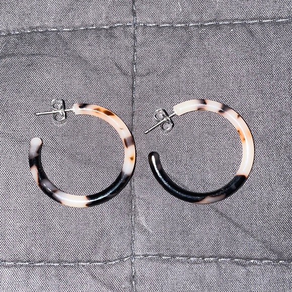 Unk Jewelry - Tortoise shell hoop earrings